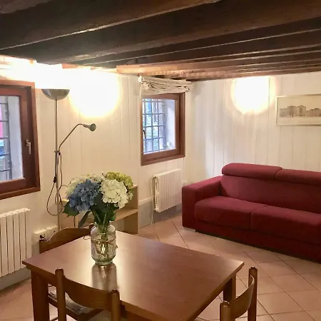 Melusina Ca' Bernarda Historical Center Διαμέρισμα *