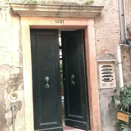 Melusina Ca' Bernarda Historical Center Βενετία