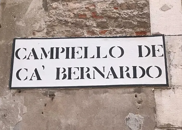 Melusina Ca' Bernarda Historical Center Venedik