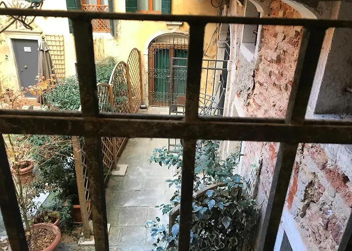 Daire Melusina Ca' Bernarda Historical Center