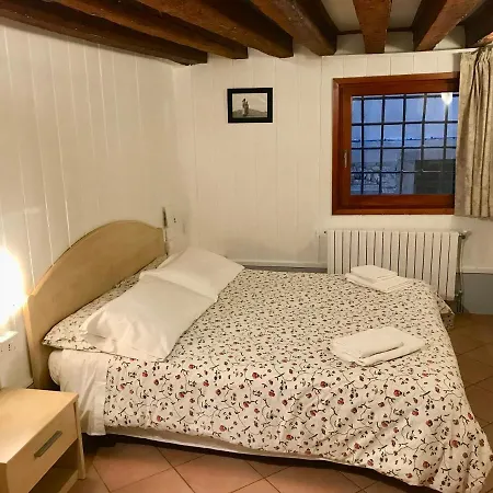 Апартаменты Melusina Ca' Bernarda Historical Center *